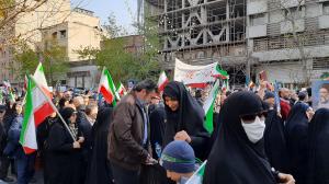 گزارش مصور از حماسه بصیرت‌مندانه ۲۲ دی و حضور دشمن‌شکن تهرانی‌ها/تصاویر