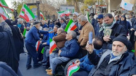 گزارش مصور از حماسه بصیرت‌مندانه ۲۲ دی و حضور دشمن‌شکن تهرانی‌ها/تصاویر