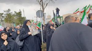 بیعت مردم سمنان با امام خامنه‌ای جوان در قاب تصویر/تصاویر