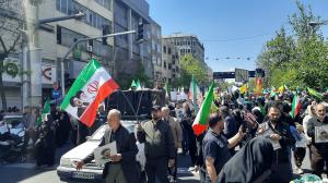 گزارش تصویری از حضور مردم  تهران در اربعین رهبر شهید/تصاویر