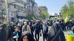 گزارش تصویری از حضور مردم  تهران در اربعین رهبر شهید/تصاویر