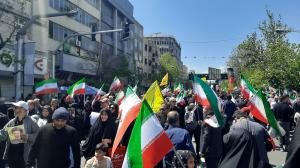 گزارش تصویری از حضور مردم  تهران در اربعین رهبر شهید/تصاویر