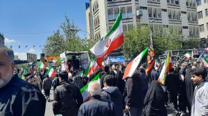 گزارش تصویری از حضور مردم  تهران در اربعین رهبر شهید/تصاویر