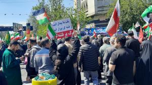 گزارش تصویری از حضور مردم  تهران در اربعین رهبر شهید/تصاویر