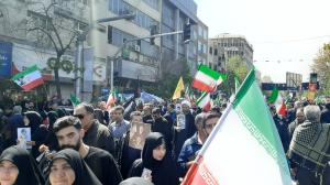 گزارش تصویری از حضور مردم  تهران در اربعین رهبر شهید/تصاویر