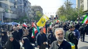 گزارش تصویری از حضور مردم  تهران در اربعین رهبر شهید/تصاویر