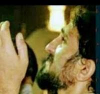 با دلی شکسته و چشمانی پراشک!