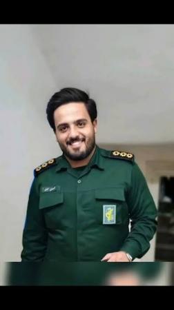 پدر شهید هوافضا عبدالله مؤمن‌‌نسب به فرزندش پیوست
