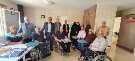 دیدار جمعی از استادان دانشگاه با جانبازان نخاعی
