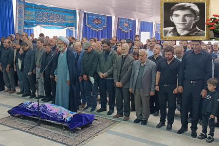  تشییع و تدفین پیکر یک مادر شهید در مراغه