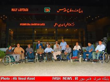 گزارش مصور بازدید جانبازان از باغ موزه دفاع مقدس