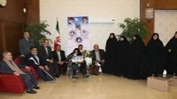 دیدار مادر سه شهیدبا رهبر انقلاب
