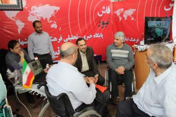 بازدید معاون فرهنگی آستان قدس از غرفه فاش نیوز