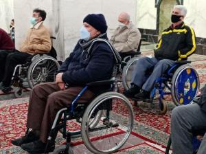دستبوسی امام عشق در شب میلاد سالار شهیدان/فیلم و عکس