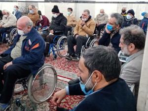 دستبوسی امام عشق در شب میلاد سالار شهیدان/فیلم و عکس