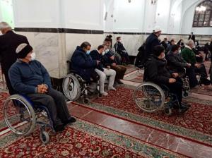 دستبوسی امام عشق در شب میلاد سالار شهیدان/فیلم و عکس