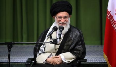بانوی شهیدی که به نیابت رهبر به حج رفت