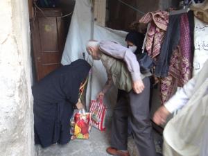 دیدار گروه جهادی ایثارگران بدون مرز با خانواده تعدادی از زندانیان بوشهر