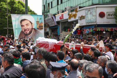 تشییع پیکر روحانی شهید «محمد صادق دارایی»/تصاویر