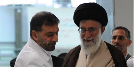انتشار تصویرِ تقدیر رهبر انقلاب از شهید طهرانی مقدم 