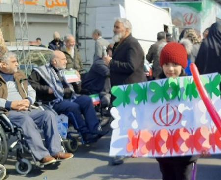 حضور قهرمانان ملی در جشن انقلاب